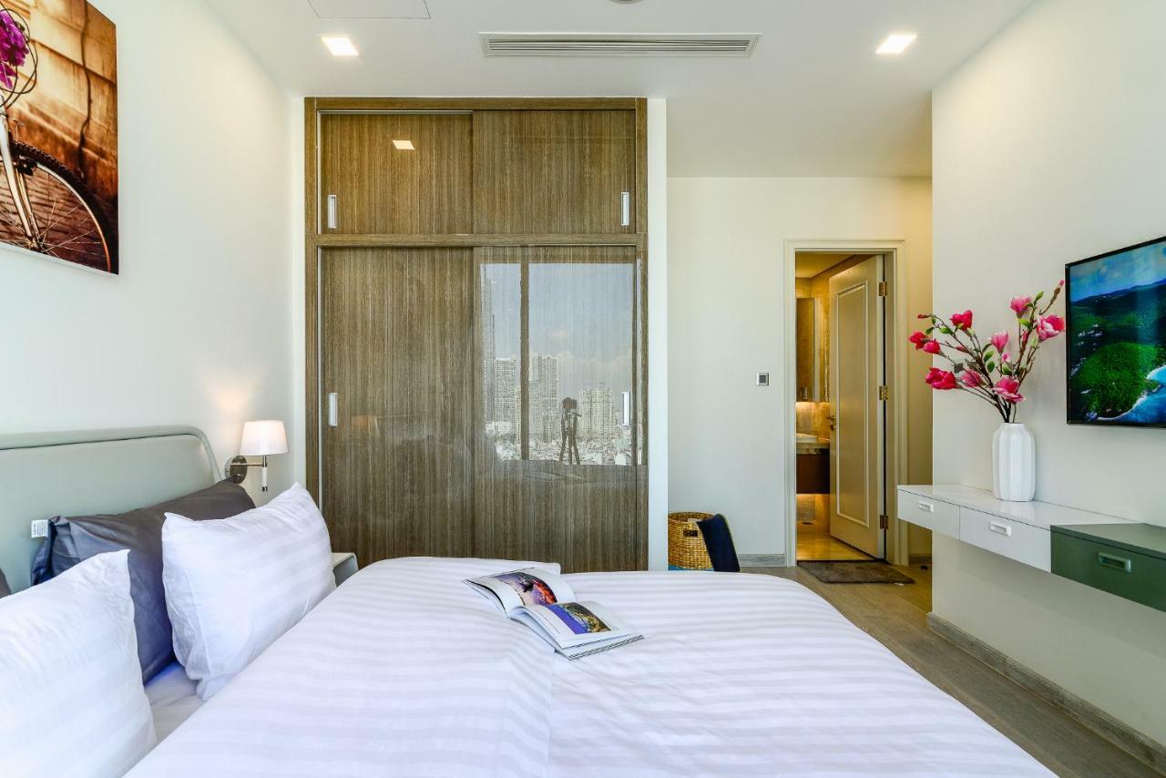 Aqua Apartment: Vinhome Stunning View Apartment
